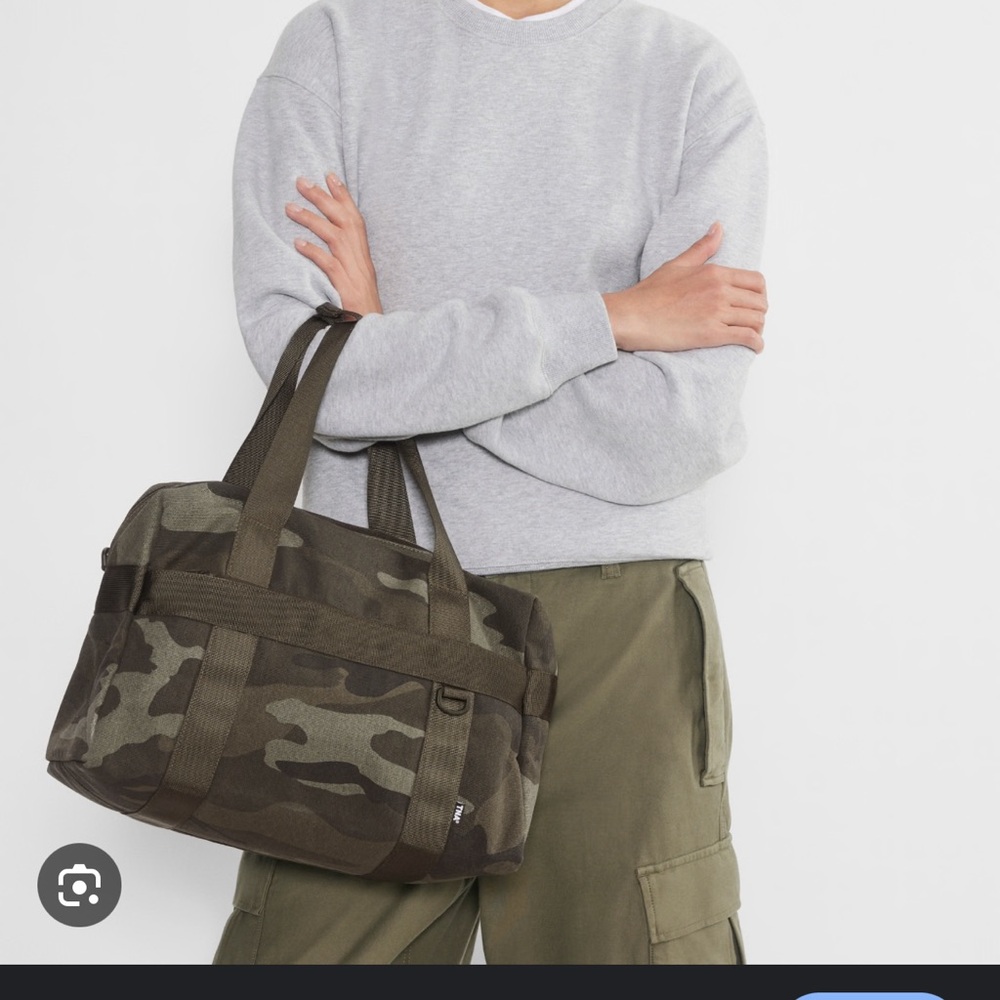 ARITZIA HAYDEN BAG BARELY USED CAMO